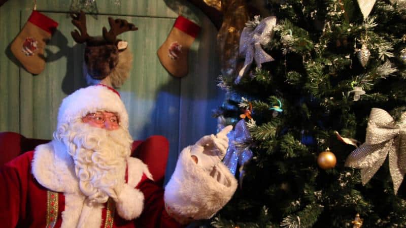 sapin Pere Noel tetines enfants